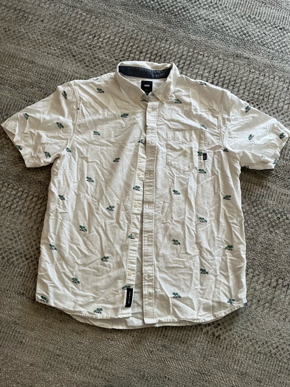 Vans White Short-Sleeve Button-Down with Green palm tree Print
